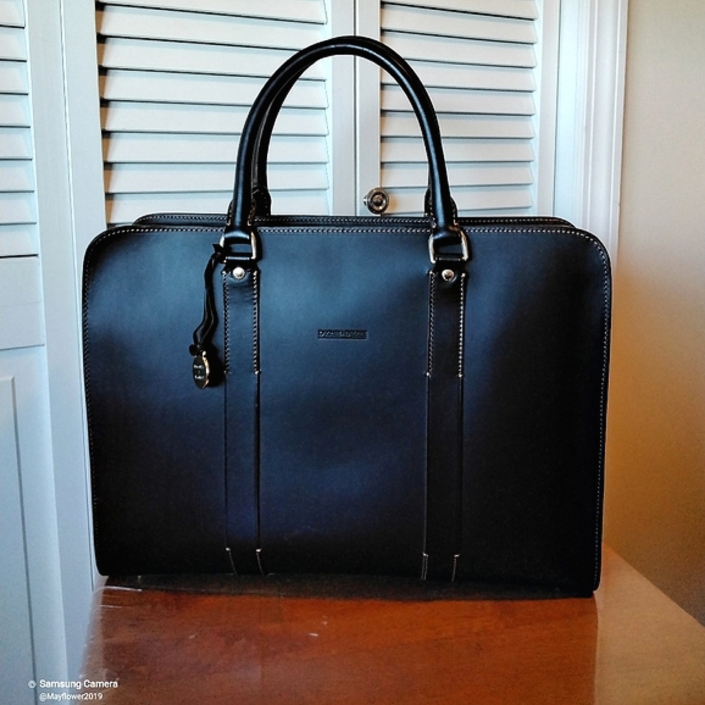 DOONEY & BOURKE Leather Briefcase, LIKE NEW, Used Once ❤️